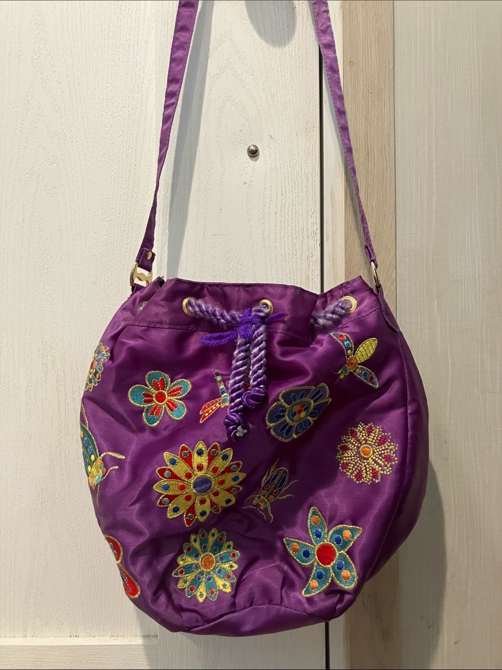 Vintage Aj valenci Purple Embroidered Drawstring Shoulder Bag